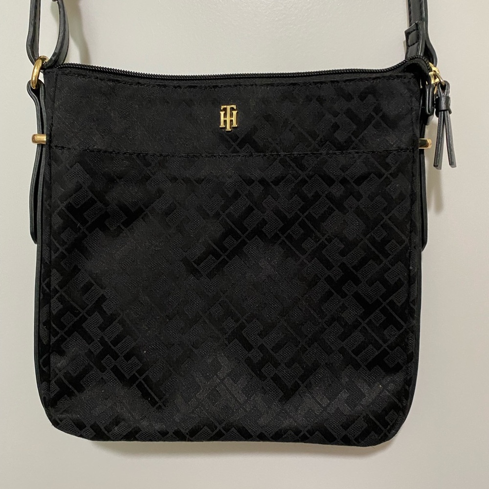 Tommy Hilfiger Women’s Crossbody Bag-Black